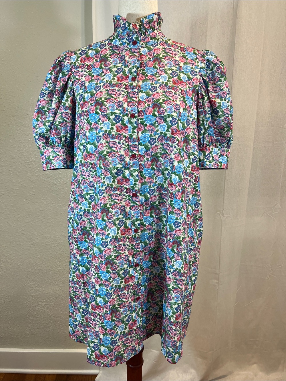 Hyacinth House Louisa Floral Ruffle-Neck Cotton Dress. Size S. NWOT